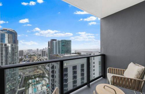 On 46th Floor! Amazing Views and Free Parking - Foto 26