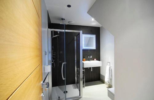 The Oars - Riverfront Property - From 300 Per Night - Foto 22