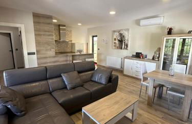 Chalet independiente en zona residencial rural con piscina privada - Foto 19