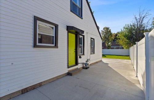 Dark House With HotTub TV in Rooms - Foto 31