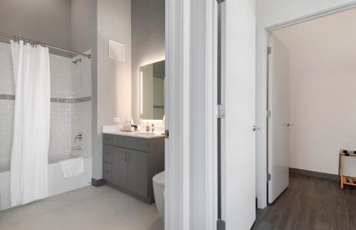 Fulbrix Bright Designer Apartments with West Loop Views - Foto 19