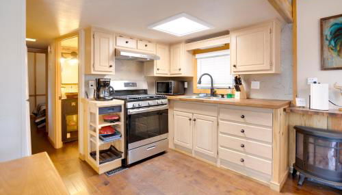 Near Lake Almanor and Golf Cozy Cabin! - Foto 3