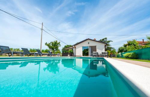 Cozy House with Pool near Rovinj - Photo 9