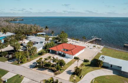 Stunning Waterfront Home with Southeast Bay Frontage - Villa Cuquita - Foto 39