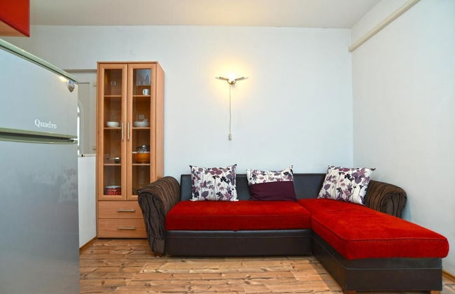 Cozy Apartment With Shared Pool - Photo 5