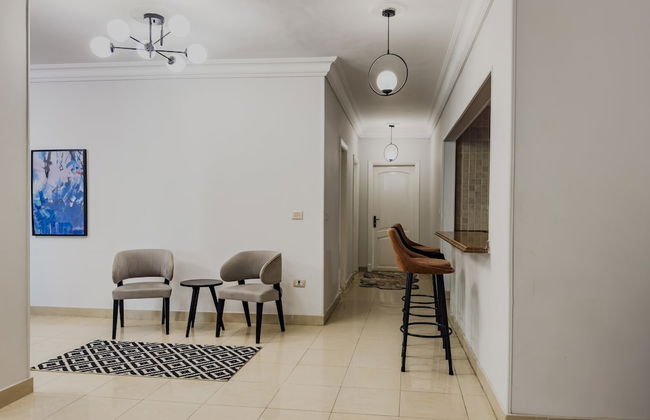 Distinct & Decent 2 BDR Apt. Steps From Nightlife and Airport - Foto 30