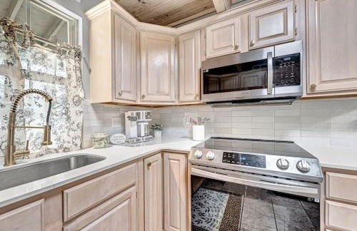 The Oak Cottage- Charming Downtown Family Retreat in the Heart of Siloam Springs - Foto 8