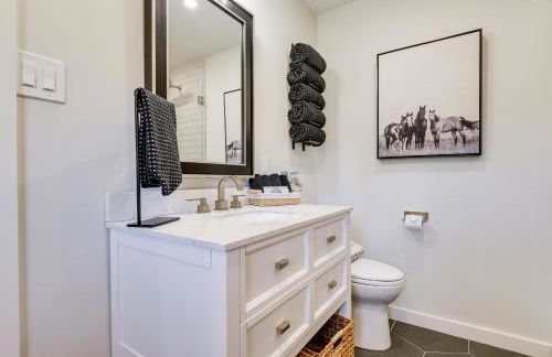 Waterfront Granbury Home with Electric Fireplace! - Foto 20