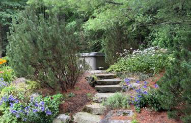 Beautiful House in the Woods, Huge Yard, Hot Tub - Foto 37