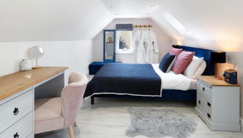 Castle Hideaway in the Cotswolds - Photo 5