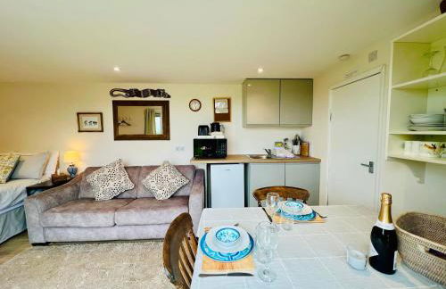 Romantic Cabin Retreat on 50-Acre Suffolk Farm - Foto 9