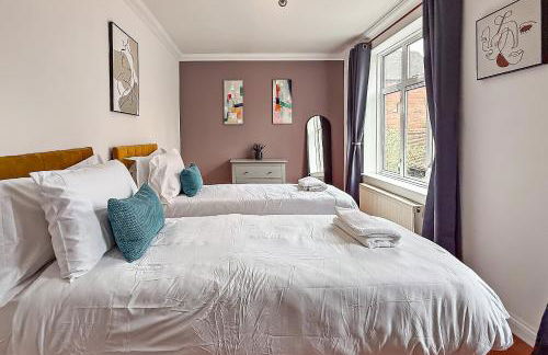 Stylish Town Centre Apartment, ALLOCATED FREE PARKING SPACE, RICKMANSWORTH HIGH STREET, Modern Decor, Juliet Balcony, Walking Distance to Rickmansworth Station Metropolitan Line - Foto 6