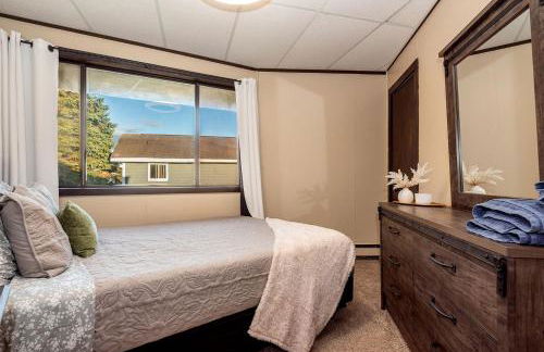 Stunning Cabin Getaway Perfect for Large Groups Situated in Boyne Falls, Michigan - Photo 22