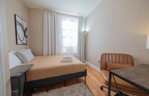 Sunlit 2BR Central Park North elevator & laundry - Foto 15