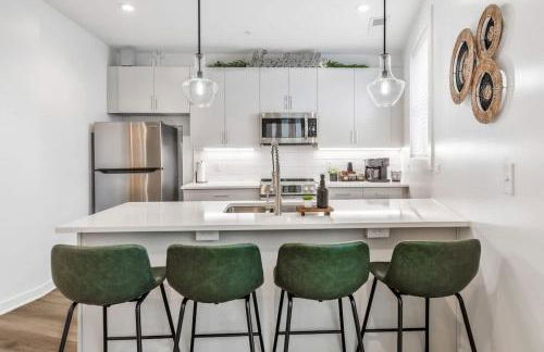 Huge Private Patio with Games & Skyline Views - Foto 16