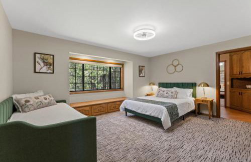 The Gathering Place! Sleeps 24, Lakeview, Game room - Foto 77