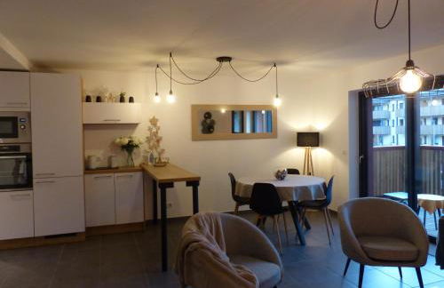 Le 206 Appartement Moderne et Cosy-Terrasse -Centre-Parking-Wifi - Foto 6