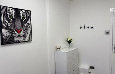 Modern 2 Bedroom Ground Floor Apartment in Dundee, Free Parking - Foto 16