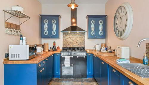 Cosy Home on the Waterfront Private Parking - Foto 3