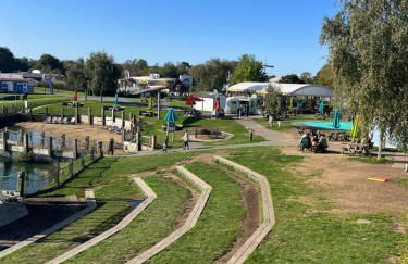 Tattershall Lakes Sunset View Caravan Lakeside, Hot Tub, Garden, Private Fishing Peg & WiFi - Foto 59