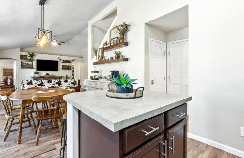 Southwestern Style 4 Bedroom Nampa Home Sleeps 16! - Foto 15