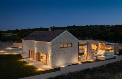 Luxury Villa Silence with Heated Pool - Photo 66