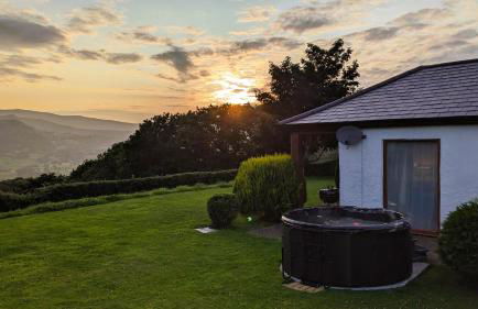 Fig Tree - Pet-friendly cottage with indoor pool, hot tub & breathtaking views of Snowdonia - Foto 1