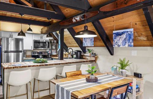 Retro A-Frame Cabin - Hot tub Firepit & Fireplace - Foto 9