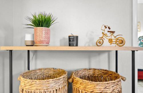 The Hideaway on Hazel- Luxury Smart Home w Hot Tub - Foto 31