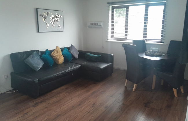 Impeccable 2-bed Apartment in Grays, London - Photo 22