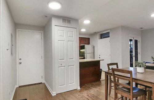 Modern & Furnished 2BR Apt with In-unit Laundry - Sunnyside 2E - Foto 6