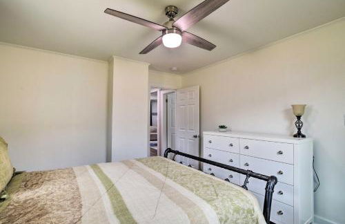 Cozy House with Private Yard, Close to Downtown - Foto 17