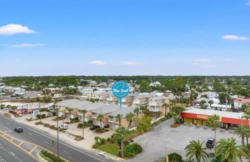 Escape to Sand Dollar Holler: Coastal Retreat, 3 Beds, 2.5 Baths, Sleeps 10! - Foto 94