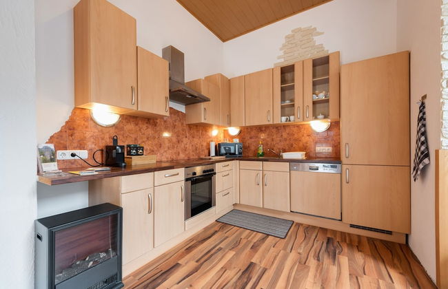 Modern Holiday Home in Pinsdorf With Garden - Photo 25