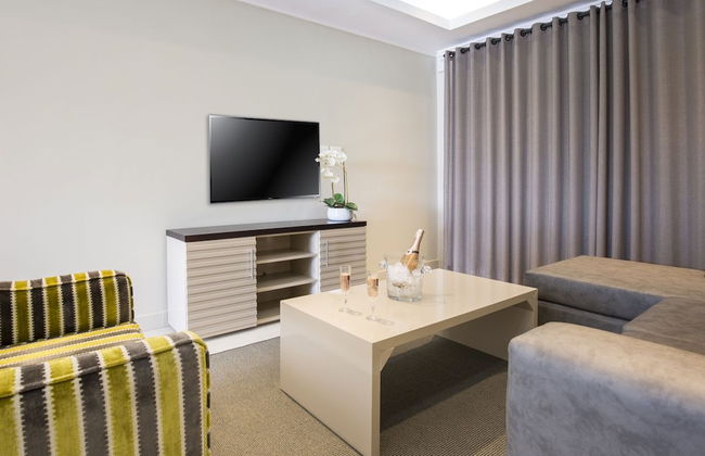 Savannah Park Luxury Apartments - Photo 5