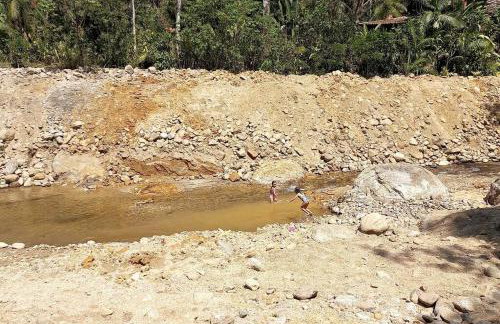 Casa com cachoeira-rio no quintal - Foto 3