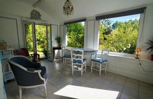 Maison charmante avec jacuzzi et cours d'eau - Foto 16