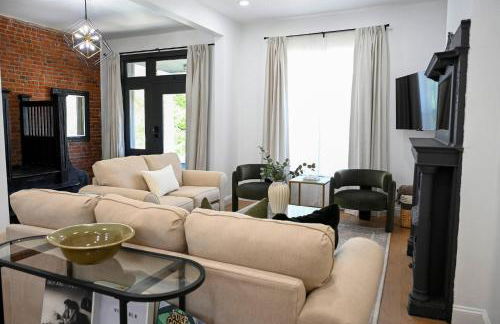 St. Louis Luxury Home 3BR/3.5BA Near Everything - Foto 2