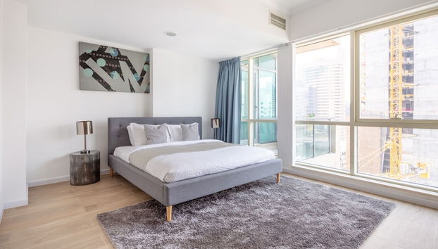 Superior and Upgraded 1BR in Heart of Marina! - Foto 4, Habitación