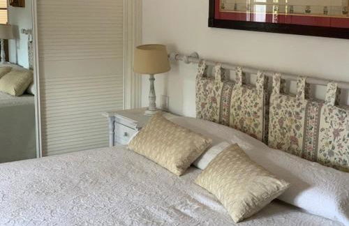 Nice villa with a garden - Photo 5