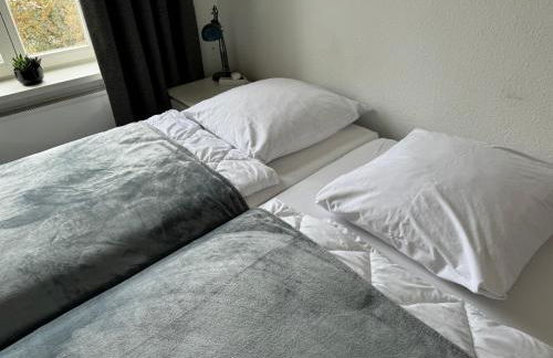 Moderne 4 Zimmer Apartment mit Bergblick Stadtzentrum Contactless Check-in - Foto 3