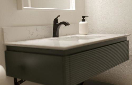 Next Getaway Home-3 Rooms, 4 Bed, 2 Bath, Backyard - Photo 40