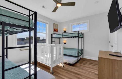 1 Block to Beach, Park 3 cars, Game Room and Balcony - Foto 15