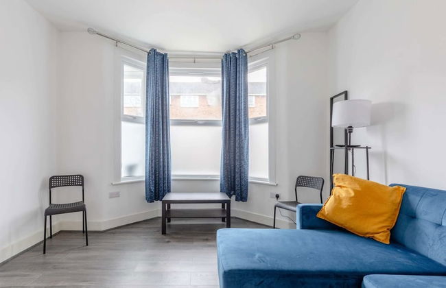 Spacious & Newly Renovated 4BD House East Ham! - Foto 28