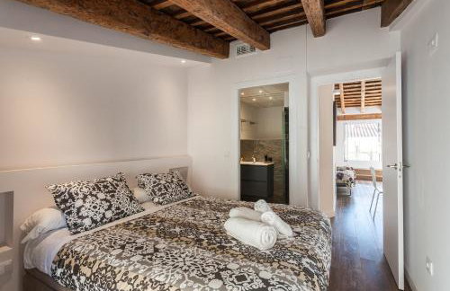 FLORIT FLATS - CENTER 2BR 2BA ATTIC TERRACE VIEW WIFi AC - Photo 32
