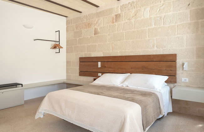 Donna Domenica Boutique Suites - Photo 8