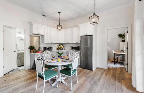 Elegant 4BR Home Guest House Private Yard - Foto 39