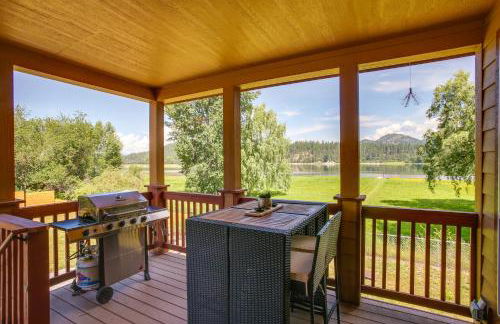 Newport Riverfront Home with Deck and Fire Pit! - Foto 1