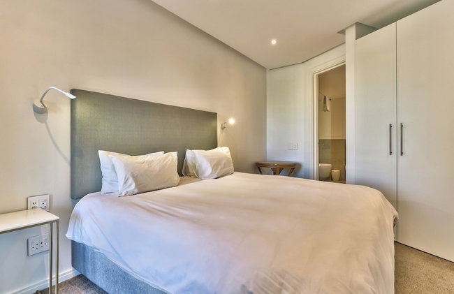 Two Bedroom Apartment - Fully Furnished and Design in V&a Marina Residential - Photo 2