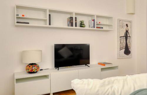 Just Urban Stays - Nuovo e Luminoso Trilocale in Centro - metro M2 e M4 - Foto 7